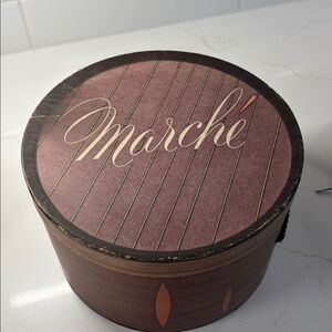 Marche Vintage Hat Box. 11”x7”